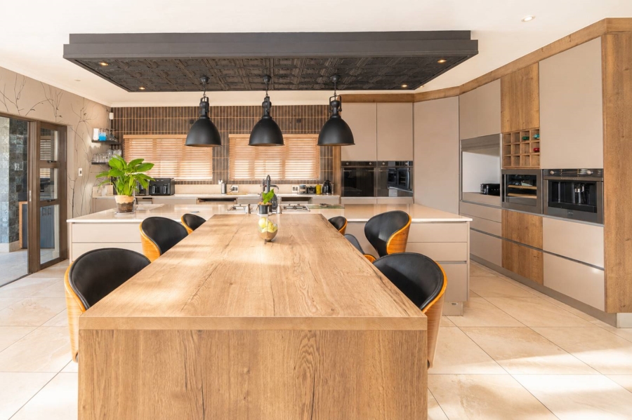 6 Bedroom Property for Sale in Birdwood Estate North West